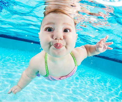 Did you know your baby's a natural swimmer? 💦🚼👶