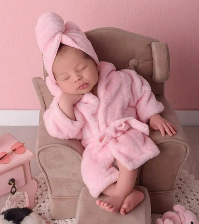 Ever Wondered About the Magic of Baby Bathrobes? Discover Their Irresistible Appeal! 🛁👶